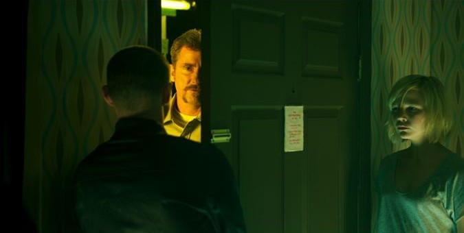 Фильм Никто не выжил (2012). Кадр N49623
