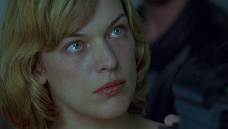 Фильм Обитель зла (2002). Кадр N66957
