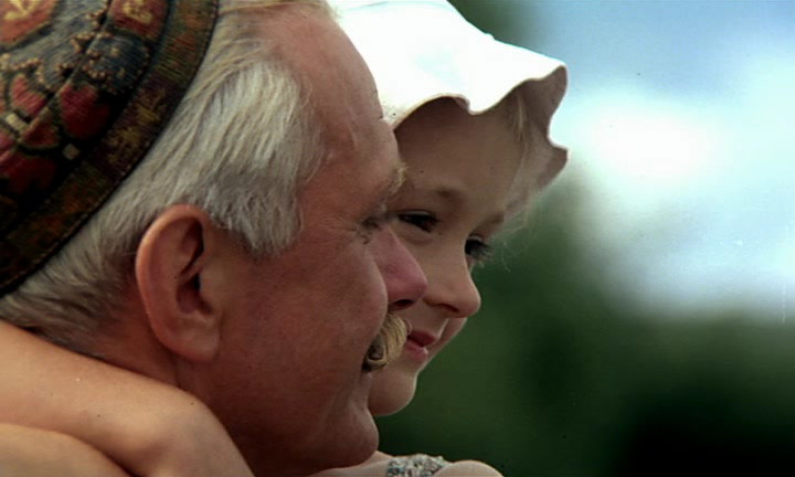 Фильм Утомленные солнцем (1994). Кадр N73048