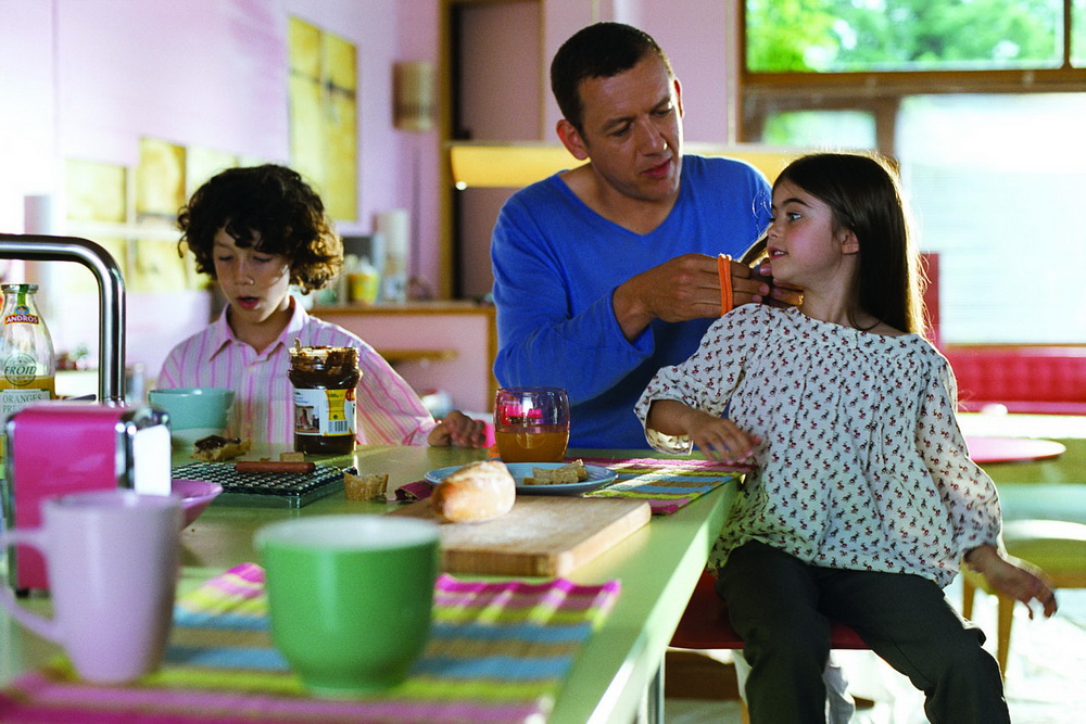 Фильм По ту сторону кровати (2008). Кадр N74307