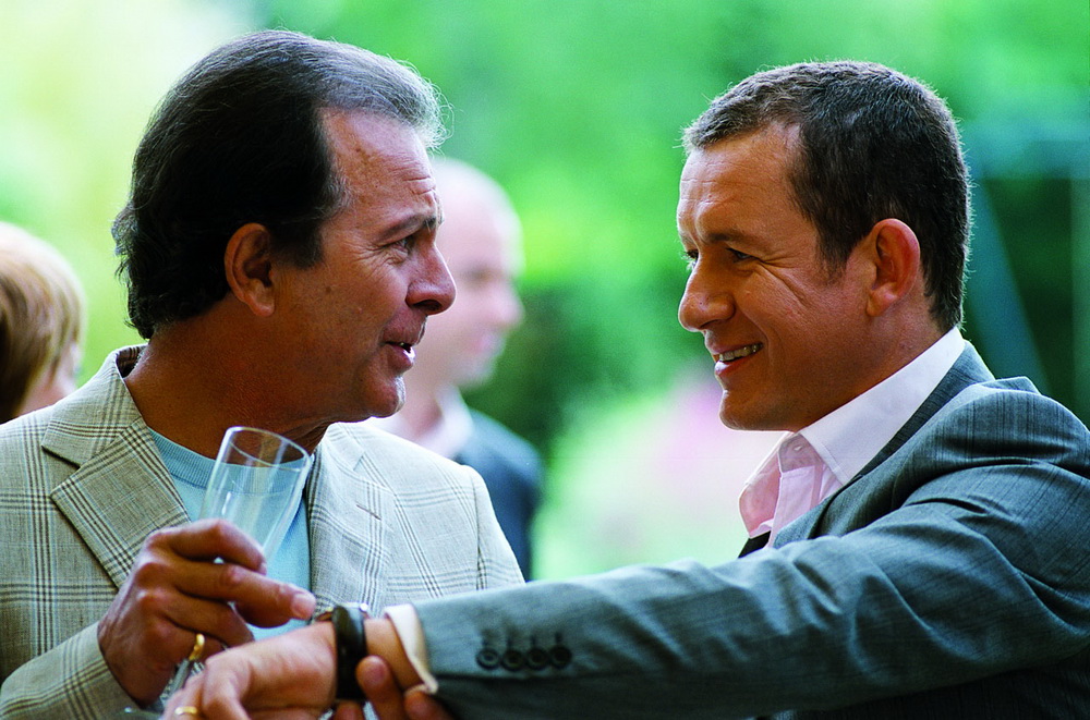 Фильм По ту сторону кровати (2008). Кадр N74313