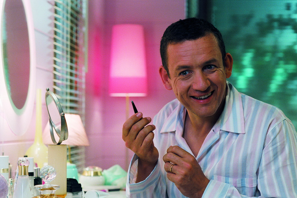 Фильм По ту сторону кровати (2008). Кадр N74323