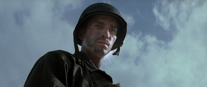Фильм Тонкая красная линия (1998). Кадр N79872