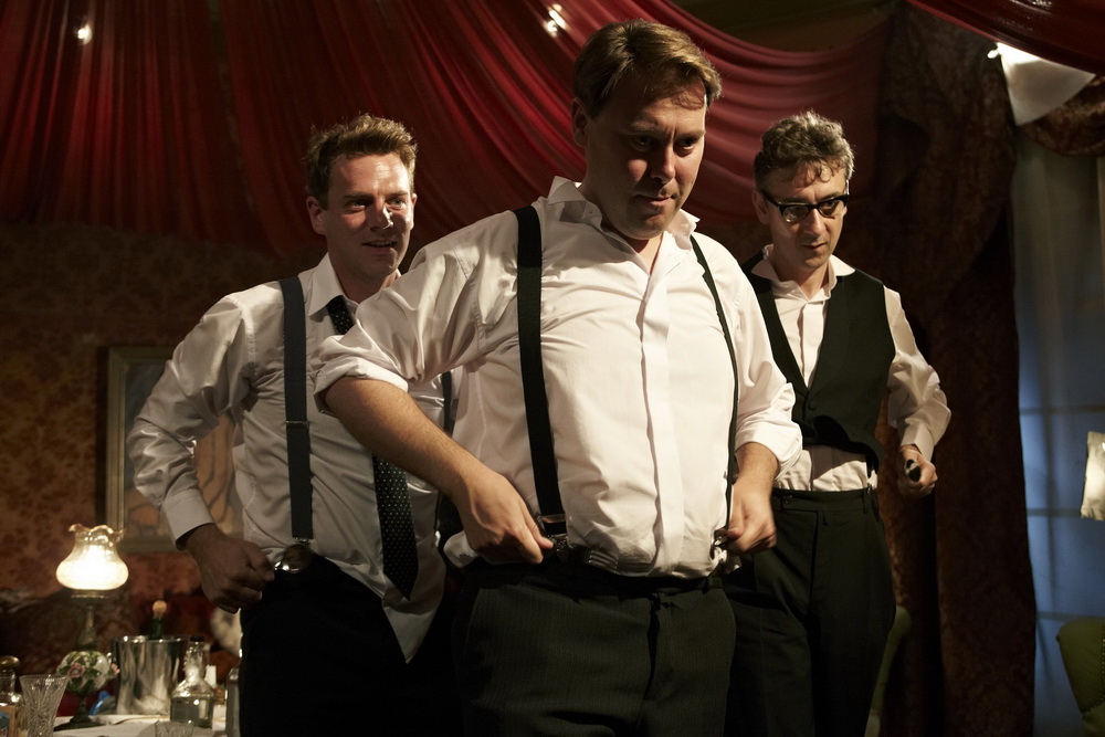 Фильм Ближе к Луне (2014). Кадр N83378