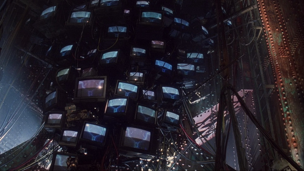 Фильм Джонни Мнемоник (1995). Кадр N83464