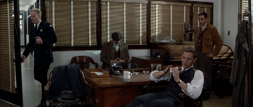 Фильм Неприкасаемые (1987). Кадр N86270