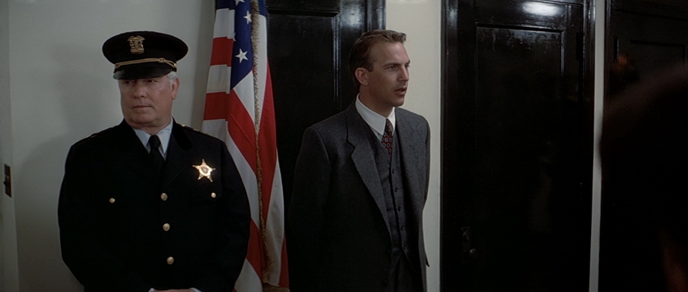 Фильм Неприкасаемые (1987). Кадр N86279
