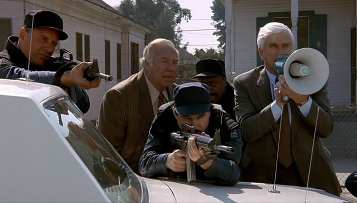 Фильм Голый пистолет 2 1/2: Запах страха (1991). Кадр N86961