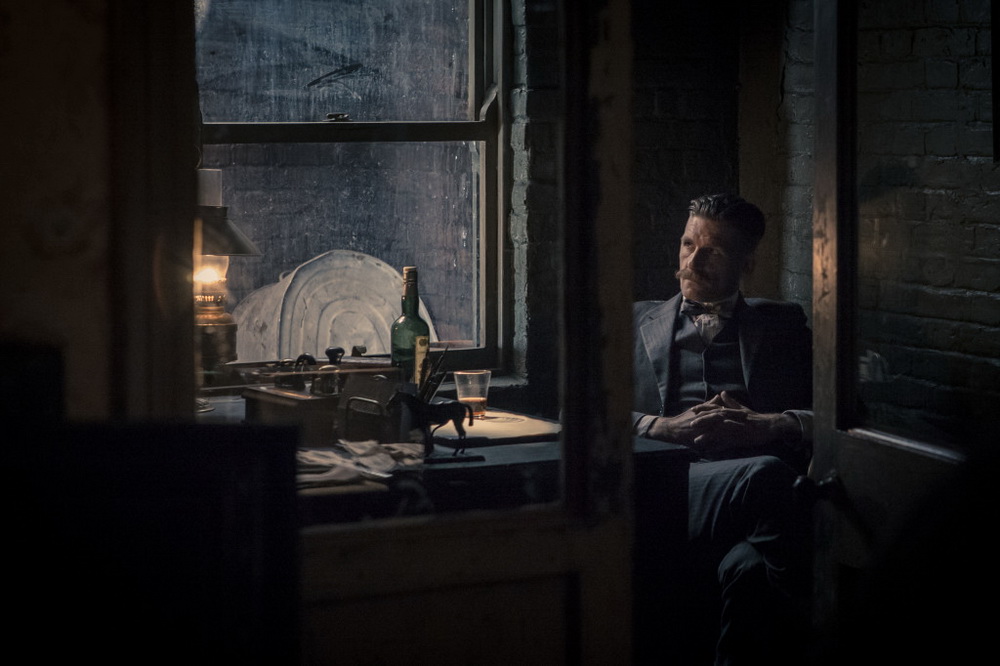 Сериал Острые козырьки (2013-2022). Кадр N88452