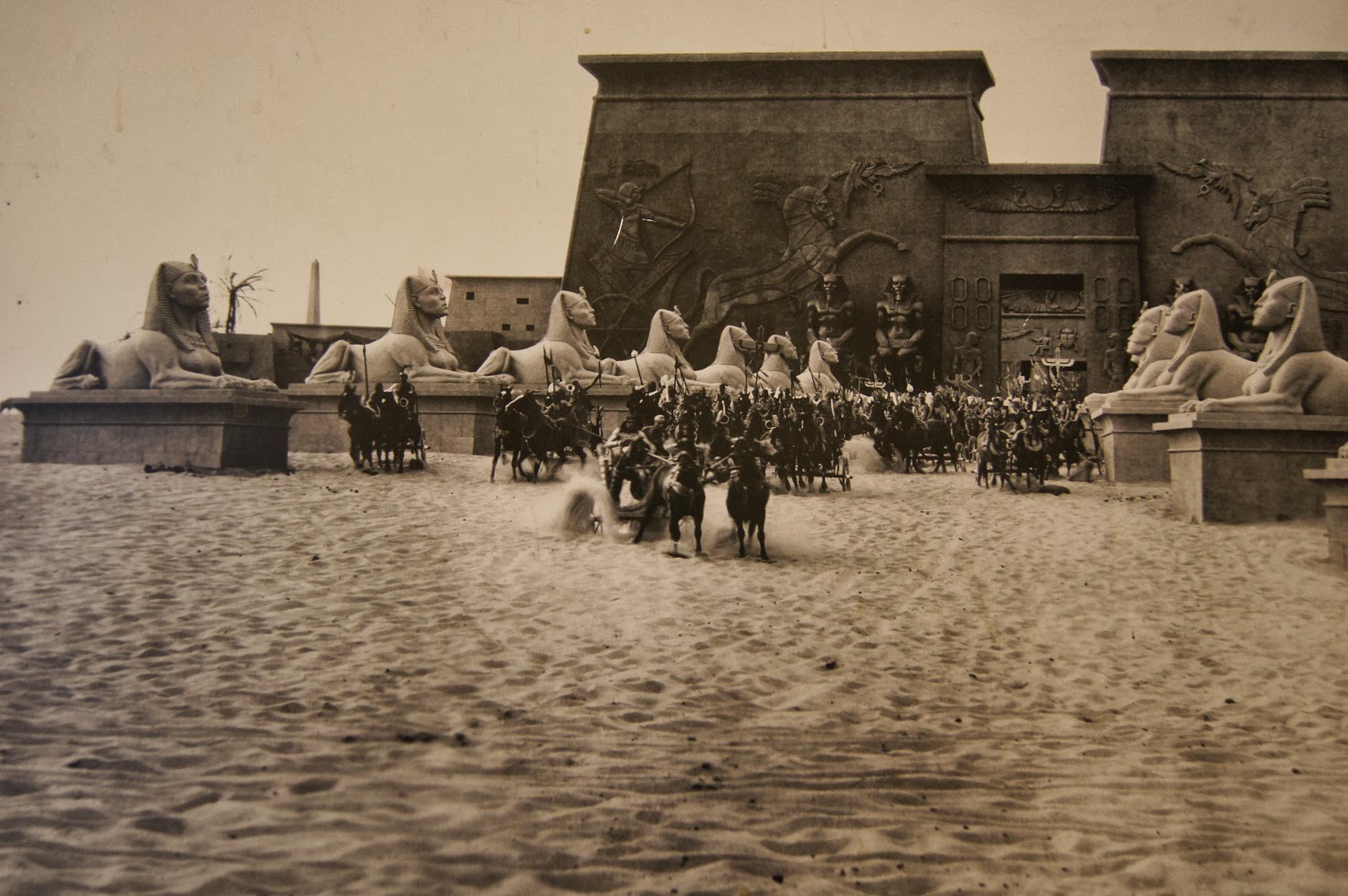 Фильм Десять заповедей (1923). Кадр N96025