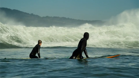 Кадр к фильму Покорители волн / Chasing Mavericks