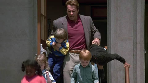 Кадр к фильму Детсадовский полицейский / Kindergarten Cop