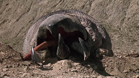 Кадр к фильму Дрожь земли 2: Повторный удар / Tremors II: Aftershocks