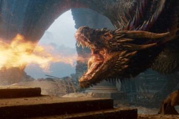 В сценарии "Игры престолов" нашли объяснение действий дракона Дрогона